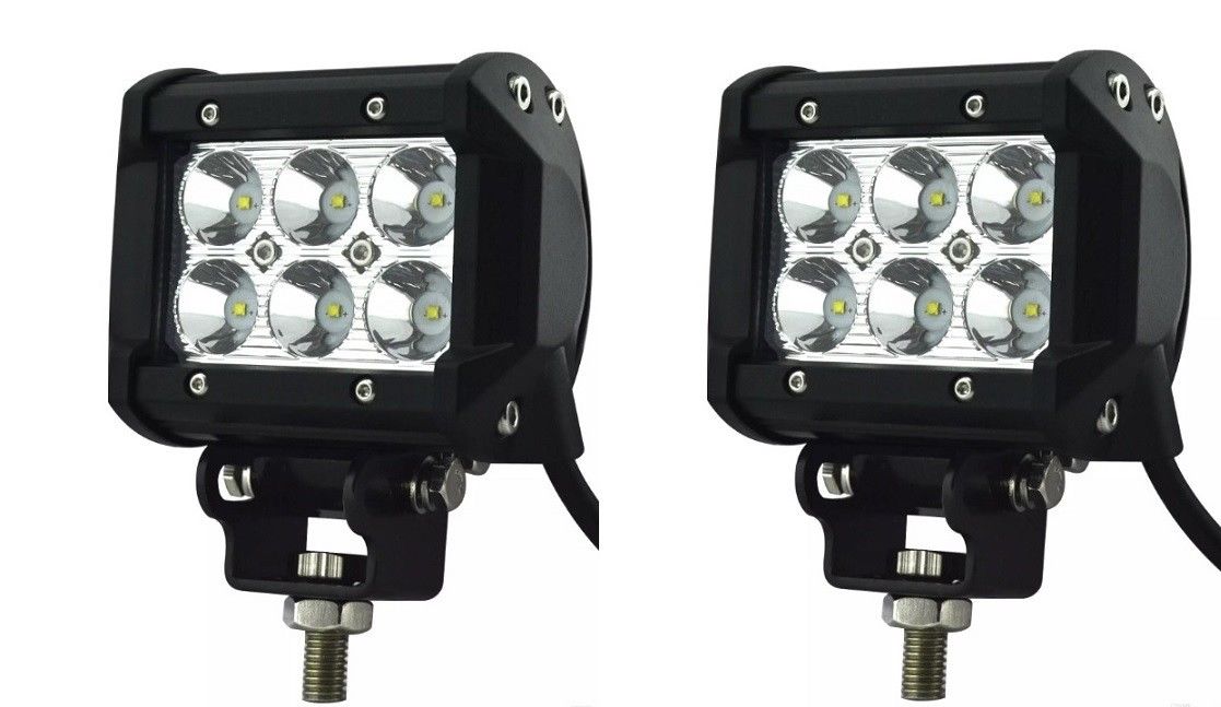 Petit projecteur de travail LED, 18 W, 12/24 V, 90 × 80 × 75 mm, fixation par le dessous