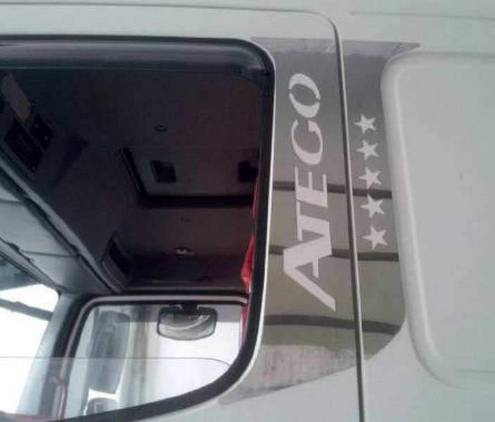 Jeu de caches de montants – adapté pour Mercedes Atego ATE06 Cab